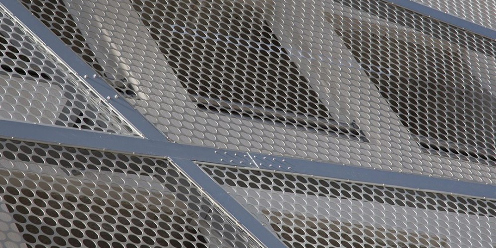 რატომ ალუმინი? თანამედროვე არქიტექტურისა და საფასადე ინჟინერიის გლობალური სტანდარტი