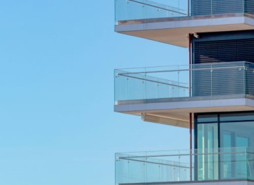 ალუმინის მოაჯირი აივნისთვის