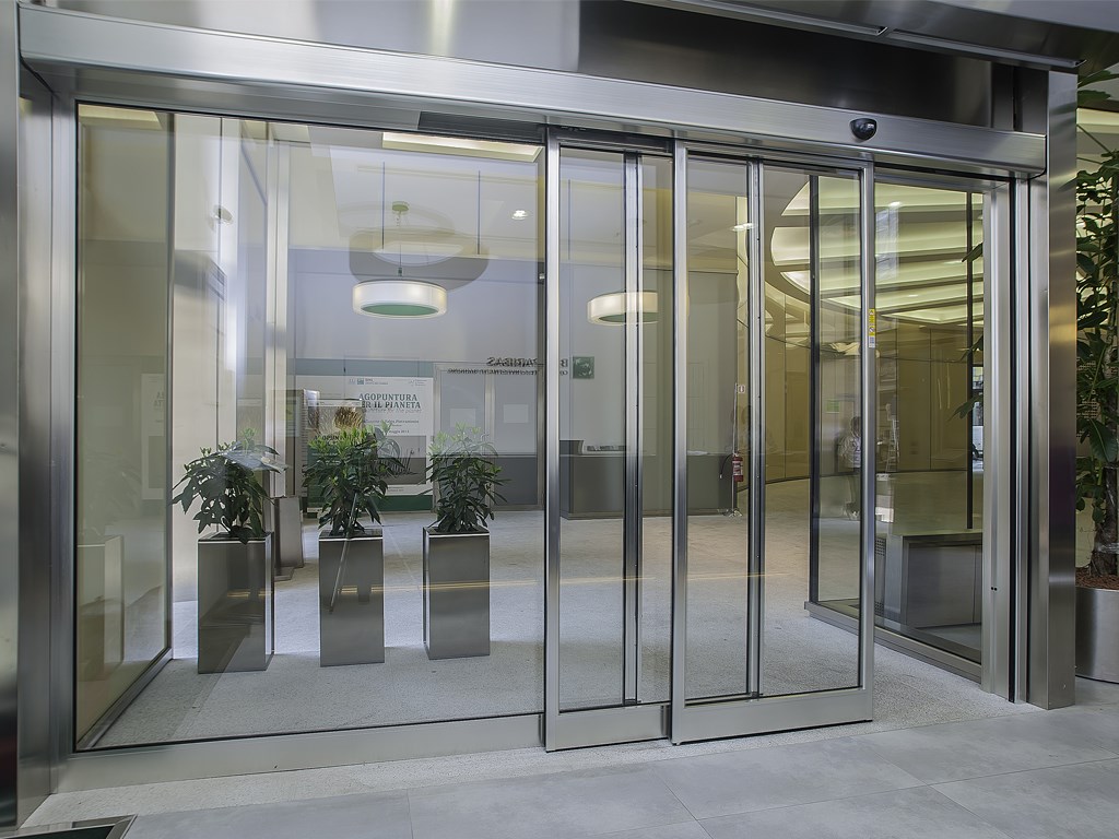 telescopic photocell door